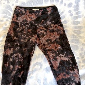 Rachel Zoe, Women’s size L leggings, black w/dark pink tie dye print